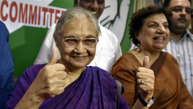 Delhi Congress chief Sheila Dikshit and other Leaders inaugurate the control room for the Lok Sabha elections at the DPCC office in Rajiv Bhawan, New Delhi, on Saturday.(Sonu Mehta/ HT photo)