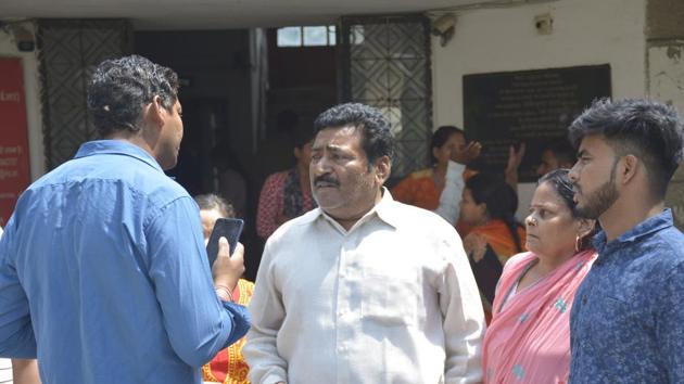 Family members of the murdered woman Anshu Bala at Indirapuram police station, in Ghaziabad, on Monday, April 22, 2019.(Sakib Ali / HT Photo)