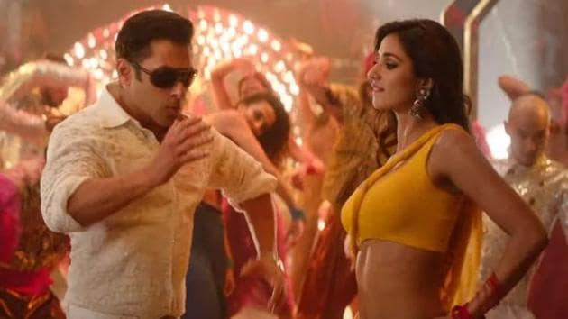 Salman Khan and Disha Patani in a still from the Bharat song, Slow Motion.