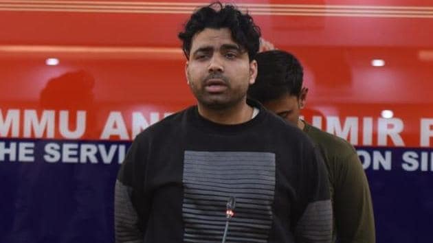 A Pakistani national, Waqar Ahmed of Pakistani Punjab was arrested in Pattan area of Baramulla district a few days back. (Waseem Andrabi/ HT Photo) A Pakistani national, Waqar Ahmed of Pakistani Punjab was arrested in Pattan area of Baramulla district a few days back. (Waseem Andrabi/ HT Photo)
