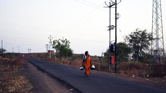 The water availability and irrigation have become prime agendas for candidates contesting the Lok Sabha elections from this region and the residents of Ghanichamata, too, have approached authorities and politicians many times, but to no avail. (Pramod Thakur / HT Photo) 
