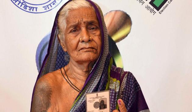 An old woman voter after casting her vote at a polling booth during the third phase of General Elections 2019 at Bhubaneswar in Odisha on Tuesday.(ANI)