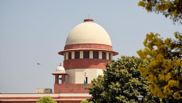 The Supreme Court expressed its concern at the nature of the allegations and summoned chiefs of the intelligence bureau, probe agency CBI and Delhi Police for a meeting in their chambers.(Amal KS/HT PHOTO) The Supreme Court expressed its concern at the nature of the allegations and summoned chiefs of the intelligence bureau, probe agency CBI and Delhi Police for a meeting in their chambers.(Amal KS/HT PHOTO)