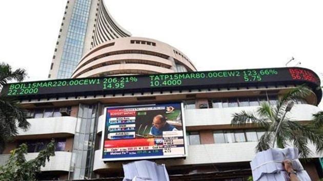 According to traders, market sentiment turned positive as investors took positive cues from US equities and easing crude oil prices.(PTI) According to traders, market sentiment turned positive as investors took positive cues from US equities and easing crude oil prices.(PTI)