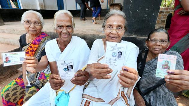 NCP chief Sharad Pawar said the manipulation of EVMs was the only “worrying factor” at a time when the mood of the nation is favouring change. “EVMs are vulnerable to programming errors,” TDP leader N Chandrababu Naidu said. (HT Photo) NCP chief Sharad Pawar said the manipulation of EVMs was the only “worrying factor” at a time when the mood of the nation is favouring change. “EVMs are vulnerable to programming errors,” TDP leader N Chandrababu Naidu said. (HT Photo)