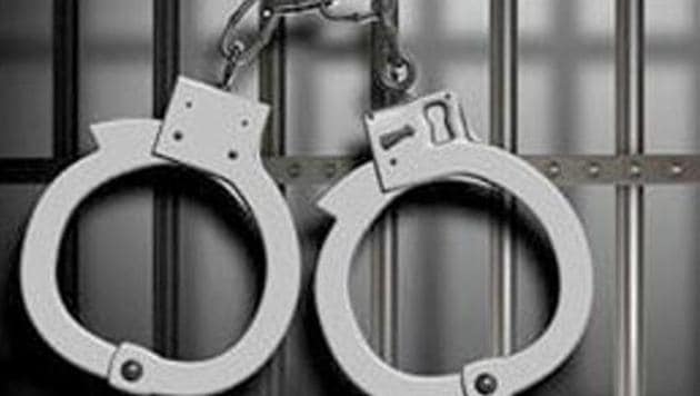 The Mulund police arrested a 26-year-old man for allegedly killing an auto rickshaw driver on Monday night.