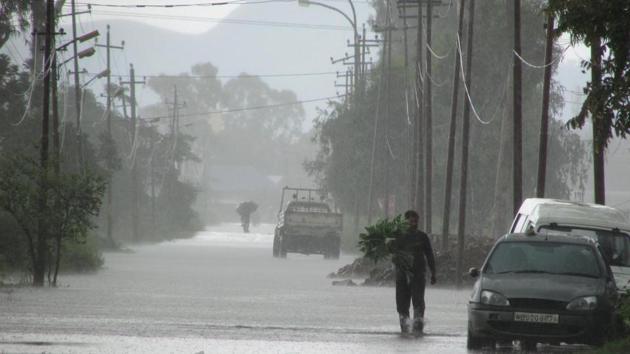 The India Meteorological Department (IMD) on Thursday said that heavy to very heavy rainfall is likely to occur at isolated places over coastal Tamil Nadu and Puducherry. Thunderstorm activity will also intensify with gusty winds (50-60 kmph) and lightning. The organisation also predicted that the activity will continue to move west-northwest and gain latitude. (HT Archive) The India Meteorological Department (IMD) on Thursday said that heavy to very heavy rainfall is likely to occur at isolated places over coastal Tamil Nadu and Puducherry. Thunderstorm activity will also intensify with gusty winds (50-60 kmph) and lightning. The organisation also predicted that the activity will continue to move west-northwest and gain latitude. (HT Archive)