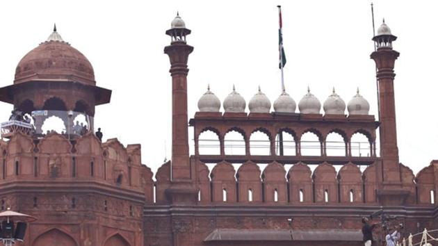 The Delhi High Court on Tuesday directed the Archaeological Survey of India (ASI) to develop a temporary parking facility next to the T-5 parking lot at Red Fort to address the congestion problem at Chandni Chowk. The Delhi High Court on Tuesday directed the Archaeological Survey of India (ASI) to develop a temporary parking facility next to the T-5 parking lot at Red Fort to address the congestion problem at Chandni Chowk.