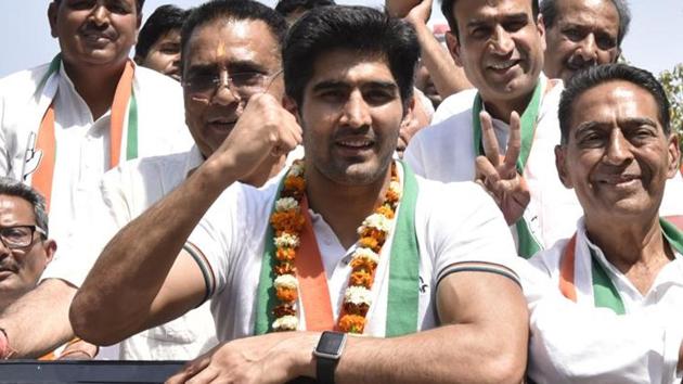 Professional boxer Vijender Singh, who joined the Congress on Monday, is all set to make his electoral debut from the South Delhi Lok Sabha constituency.(Sanjeev Verma/HT PHOTO)