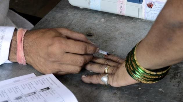 More than 10 million voters will decide on APril 29 the fate of 108 candidates in the parliamentary constituencies of Sidhi, Shahdol, Mandla, Jabalpur, Balaghat and Chhindwara.(HT file photo)