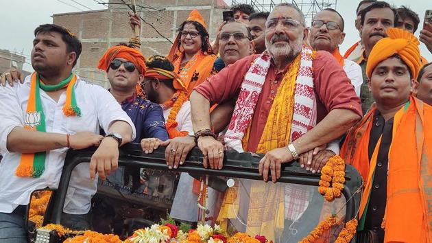 A day after seeking a ban on green flags which “gave him a feeling of being in Pakistan”, union minister and BJP’s candidate from Begusarai, Giriraj Singh, triggered another row with his remarks.(PTI)