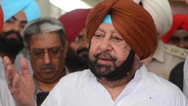 Punjab chief minister Amarinder Singh on Friday said that Bollywood actor-turned-politician Sunny Deol, the BJP’s candidate from Gurdaspur in Punjab, was a ‘filmy fauji’ and that he was the real fauji.(AFP)