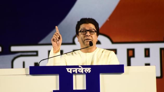 Maharashtra Navnirman Sena (MNS) chief Raj Thackeray on Thursday said Prime Minister Narendra Modi was following in the footsteps of Adolf Hitler, asking voters to “decide between democracy and dictatorship”. (Hindustan Times) Maharashtra Navnirman Sena (MNS) chief Raj Thackeray on Thursday said Prime Minister Narendra Modi was following in the footsteps of Adolf Hitler, asking voters to “decide between democracy and dictatorship”. (Hindustan Times)