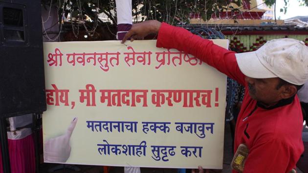 A poster urging people to vote in Thane , on Thursday, April 25, 2019. (HT Photo) A poster urging people to vote in Thane , on Thursday, April 25, 2019. (HT Photo)