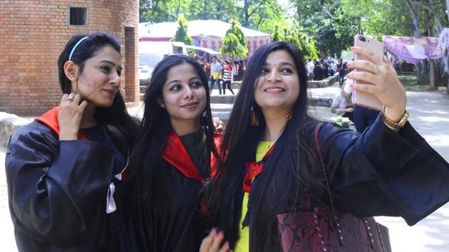 527 students will receive undergraduate and postgraduate degrees as well and 340 will be awarded merit certificates, medals and cash prizes in various categories.(HT File)