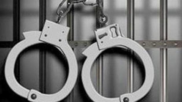 Arrest-handcuffs. Arrest-handcuffs.