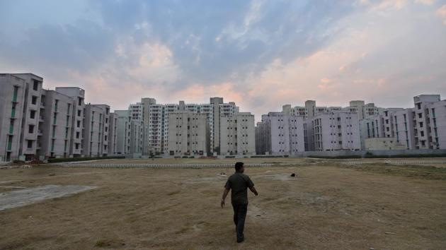 With would-be home buyers reluctant to hand over cash for deposits, the funding horizon for developers looks bleak. Builders’ debt repayments amount to $18.5 billion each year, the Liases Foras data show. On top of that, some lenders have sharply increased the interest rates they charge developers for new loans. Around 235 of the companies are under the insolvency-resolution process, government data show. (Amal KS / HT Archive) 