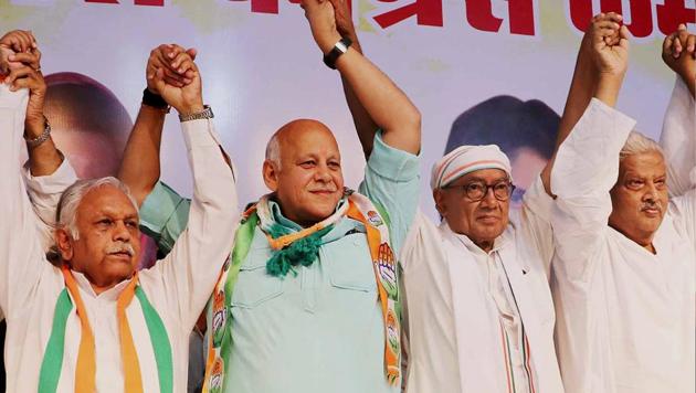Former BJP MLA Jitendra Daga joins Congress in presence of Congress’s Bhopal Lok Sabha seat candidate Digvijay Singh in Bhopal on Sunday. (ANI Photo) Former BJP MLA Jitendra Daga joins Congress in presence of Congress’s Bhopal Lok Sabha seat candidate Digvijay Singh in Bhopal on Sunday. (ANI Photo)