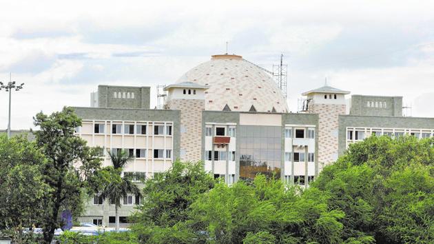 Taking benefit of the 5 to 10 per cent rebate scheme, 61 per cent Pune Municipal Corporation (PMC) residents paid property tax online this year. (HT FILE PHOTO) Taking benefit of the 5 to 10 per cent rebate scheme, 61 per cent Pune Municipal Corporation (PMC) residents paid property tax online this year. (HT FILE PHOTO)