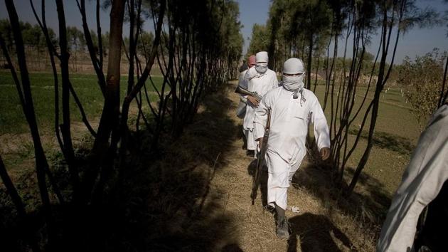 Britain’s security forces are on the hunt for so-called “crocodile cells or sleeper cells” of Islamic State (ISIS) operatives plotting terrorist attacks in the UK and Europe, according to a UK media report. (Representative Image/Getty Images) Britain’s security forces are on the hunt for so-called “crocodile cells or sleeper cells” of Islamic State (ISIS) operatives plotting terrorist attacks in the UK and Europe, according to a UK media report. (Representative Image/Getty Images)