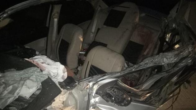 Five persons, including a 5-yr-old child, died in an accident on the Easter Peripheral Expressway. Five persons, including a 5-yr-old child, died in an accident on the Easter Peripheral Expressway.