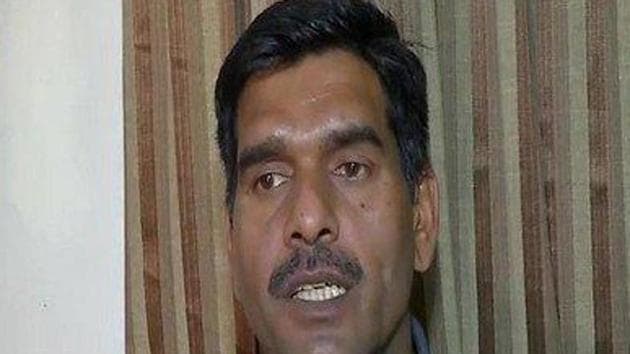 The former jawan, who created a flutter with his 2017 video, said, “I am in the poll fray to show the mirror to PM Modi, not for victory and defeat.” The former jawan, who created a flutter with his 2017 video, said, “I am in the poll fray to show the mirror to PM Modi, not for victory and defeat.”