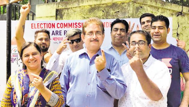 25 Sindhis from Pak cast vote post getting Indian citizenship (HT PHOTO) 25 Sindhis from Pak cast vote post getting Indian citizenship (HT PHOTO)