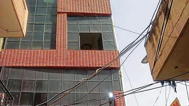 A case was registered against them under sections 302 (murder) and 34 (acts done by several persons in furtherance of common intention) of the Indian Penal Code at New Colony police station, the police said. (HT Photo) A case was registered against them under sections 302 (murder) and 34 (acts done by several persons in furtherance of common intention) of the Indian Penal Code at New Colony police station, the police said. (HT Photo)