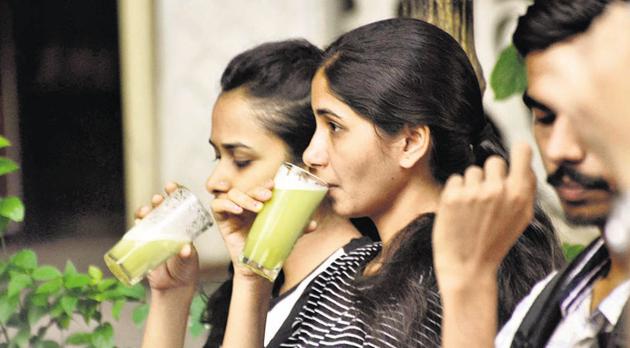 People have been advised to drink enough fluids to stay hydrated and beat the heat. (Ravindra Joshi/HT PHOTO) People have been advised to drink enough fluids to stay hydrated and beat the heat. (Ravindra Joshi/HT PHOTO)