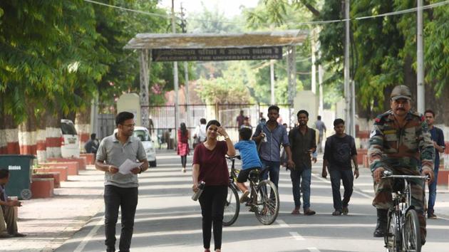 Several Lucknow University employees are on police radar for their alleged involvement in the racket unearthed recently.(Subhankar Chakraborty/HT PHOTO)