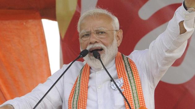 Prime Minister Narendra Modi addresses a public rally at Bhatpara, in Barrackpore constituency, West Bengal, India, on Monday. (Samir Jana/HT Photo) Prime Minister Narendra Modi addresses a public rally at Bhatpara, in Barrackpore constituency, West Bengal, India, on Monday. (Samir Jana/HT Photo)