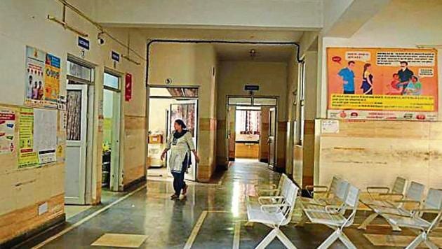 On Tuesday morning, a team of officials from the health department visited the polyclinic in Sector 31 to assess the situation before the shifting takes place. (HT Photo) On Tuesday morning, a team of officials from the health department visited the polyclinic in Sector 31 to assess the situation before the shifting takes place. (HT Photo)