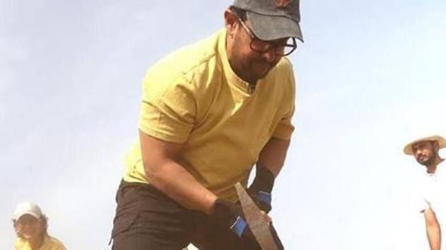 Aamir Khan takes part as a volunteer for an initiative by Paani Foundation on the occasion of Labour Day.