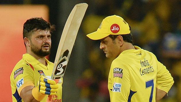 Chennai Super Kings’ Suresh Raina (L) and MS Dhoni.(AFP)