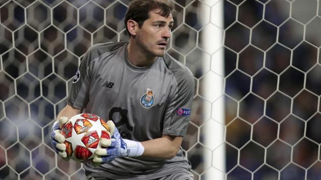 Porto goalkeeper Iker Casillas holds the ball during the Champions League quarterfinals.(AP)