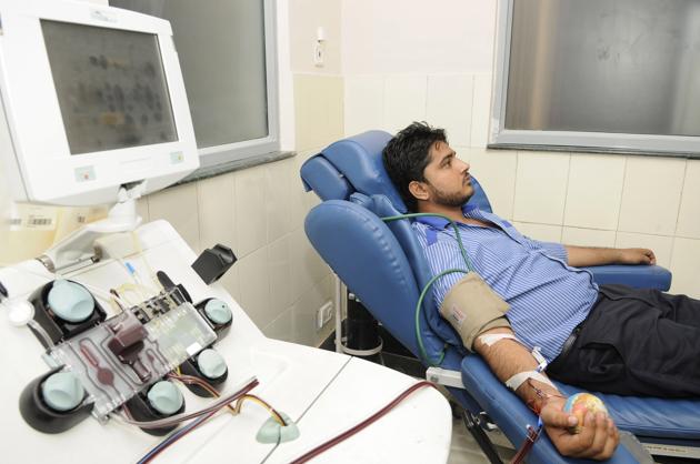 With most people out on summer vacation, Mumbai city is facing a shortage of blood, experts have claimed. At least 25,000 donors are needed every month to meet the city’s blood requirement. Vinay Shetty, founder of Think Foundation, which organises blood camps in the city, has termed it a “crisis”.  An official at JJ Hospital’s blood bank said none of the negative blood types were available there. (Burhaan Kinu / HT Archve) 