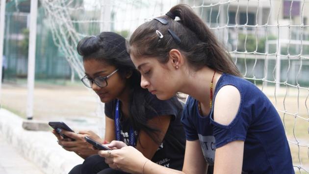 CBSE Board 10th result 2019: Alternative ways to check results via SMS, IVR, App(HT)