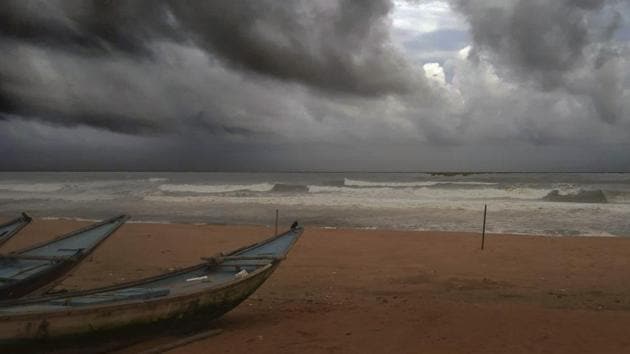 More than 40 trains have been cancelled between Howrah and Puri and other stations in south India over the next two days as Cyclone Fani, which has turned into an “extreme severe cyclonic” storm, approached Odisha, Andhra Pradesh and West Bengal.(PTI)