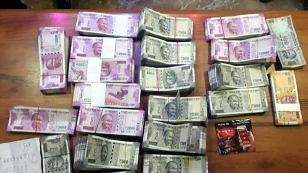 Cash, crude arms seized from offices of 2 political parties in Tamil Nadu. (Representative Image) (HT Photo) Cash, crude arms seized from offices of 2 political parties in Tamil Nadu. (Representative Image) (HT Photo)