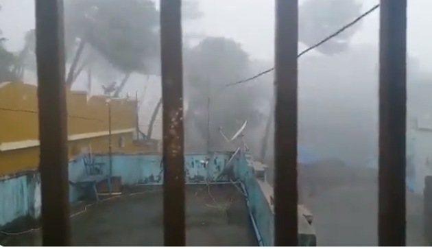 The cyclonic storm is very likely to move north-northeastwards and cross the Odisha coast between Gopalpur and Chandbali, south of Puri during forenoon with maximum sustained wind speed of 170-180 kmph gusting to 200 kmph.(Screengrab of video tweeted by PIB)