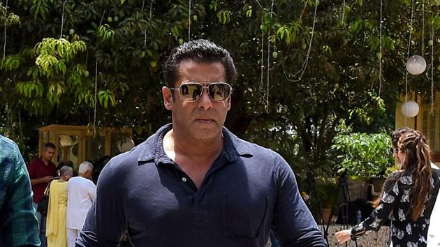 Salman Khan arrives to cast his vote at a polling station in Mumbai on April 29, 2019. - Voting began for the fourth phase of India's general parliamentary elections as Indians exercise their franchise in the country's marathon election which started on April 11 and runs through to May 19 with the results to be declared on May 23.(AFP)
