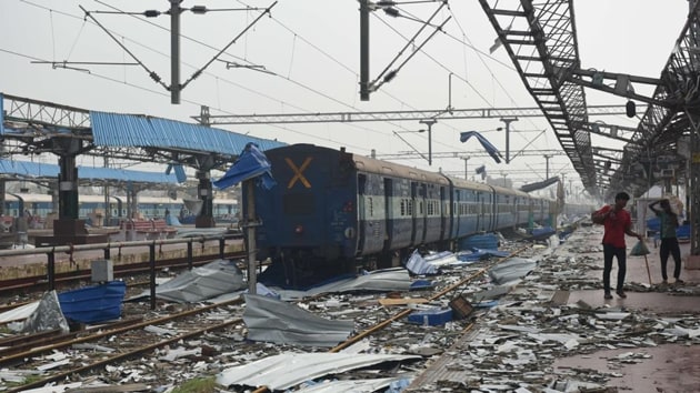 The scene at the Puri railway station in Odisha after Cyclone Fani raged through the area.(Arijit Sen/HT PHOTO)
