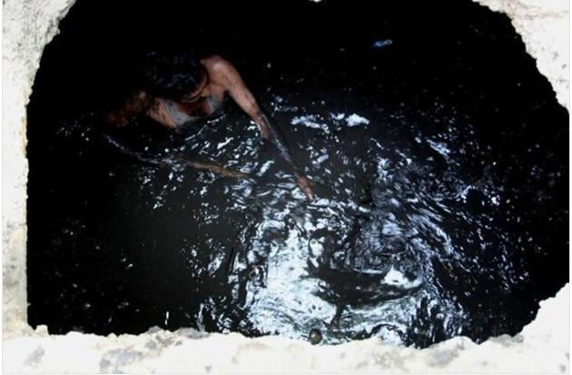 People die even though India has special laws mandating safe working conditions for sanitation workers.(Representational photo) People die even though India has special laws mandating safe working conditions for sanitation workers.(Representational photo)
