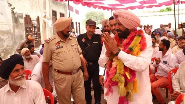 Congress’ Sangrur candidate Kewal Singh Dhillon is facing tough questions during poll campaign, especially from unemployed youth.(HT Photo)