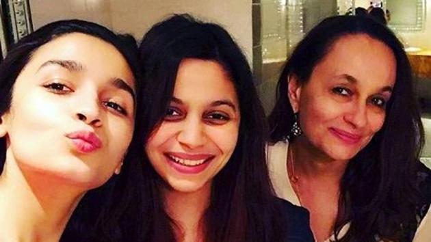 Soni Razdan with daughters Alia Bhatt and Shaheen Bhatt. Soni Razdan with daughters Alia Bhatt and Shaheen Bhatt.