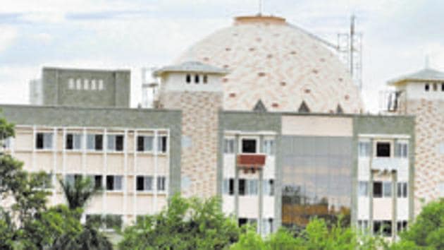 The Bombay high court recently struck down a May 2011 general body resolution of the Pune Municipal Corporation (PMC) under which civic officers recovered from builders crores of rupees for violating the Maharashtra Regional and Town Planning Act, 1966. (HT FILE) The Bombay high court recently struck down a May 2011 general body resolution of the Pune Municipal Corporation (PMC) under which civic officers recovered from builders crores of rupees for violating the Maharashtra Regional and Town Planning Act, 1966. (HT FILE)