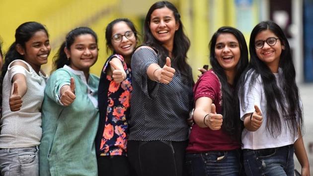 The Central Board of Secondary Education (CBSE) declared the result of Class 10th result on Monday at 3pm. A total of 91.1% students have passed the exam.16,04,428 students successfully cleared the exam out of the 17,61,078 candidates who had appeared. 13 students have bagged AIR-1 by scoring 499/500. (Sanchit Khanna / HT Photo) The Central Board of Secondary Education (CBSE) declared the result of Class 10th result on Monday at 3pm. A total of 91.1% students have passed the exam.16,04,428 students successfully cleared the exam out of the 17,61,078 candidates who had appeared. 13 students have bagged AIR-1 by scoring 499/500. (Sanchit Khanna / HT Photo)