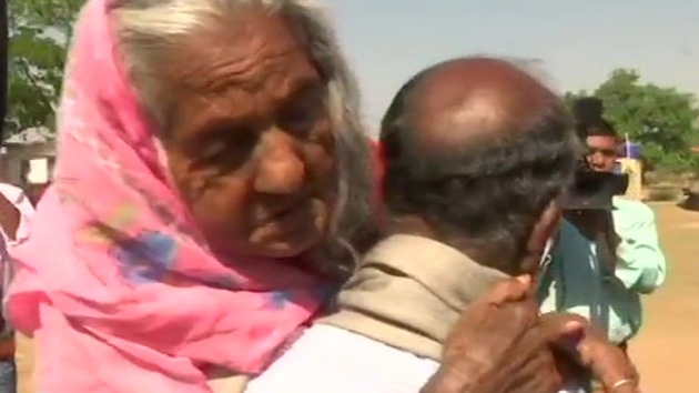 A man arrived with his 105-year-old mother to cast votes at polling booth number 450 in Jharkhand’s Hazaribagh(ANI)