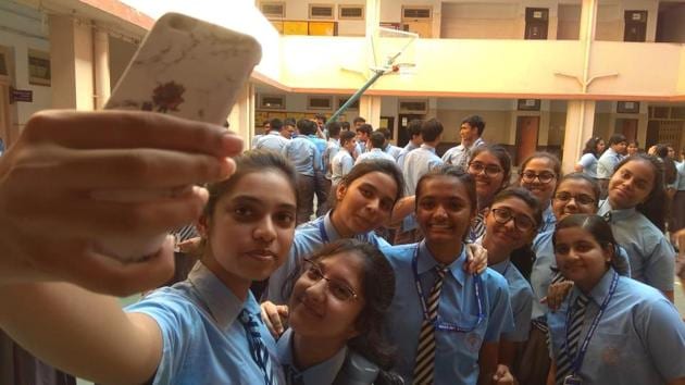 Students celebrate after CBSE results at Apeejay School Nerul in Navi Mumbai (Bachchan/HT) Students celebrate after CBSE results at Apeejay School Nerul in Navi Mumbai (Bachchan/HT)