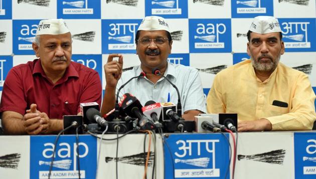 Delhi Deputy Chief Minister Manish Sisodia, Delhi Chief Minister Arvind Kejriwal along with Aam Aadmi Party (AAP) leader Gopal Rai seen during a press conference in New Delhi. At a press conference, Kejriwal said, “Traders have been facing problem due to sealing drives for the past two years, if AAP wins all seats from Delhi then we will be able to stop sealing drives.” (Amal KS / HT PHOTO) Delhi Deputy Chief Minister Manish Sisodia, Delhi Chief Minister Arvind Kejriwal along with Aam Aadmi Party (AAP) leader Gopal Rai seen during a press conference in New Delhi. At a press conference, Kejriwal said, “Traders have been facing problem due to sealing drives for the past two years, if AAP wins all seats from Delhi then we will be able to stop sealing drives.” (Amal KS / HT PHOTO)